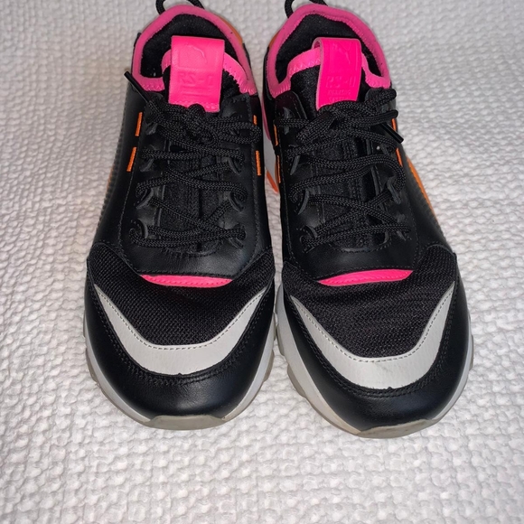 Shoes - Picture 6 of 6